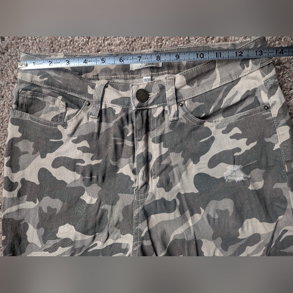 YMI Camouflage Distressed Skinny Stretch Jeans Size 11 - Picture 8 of 9